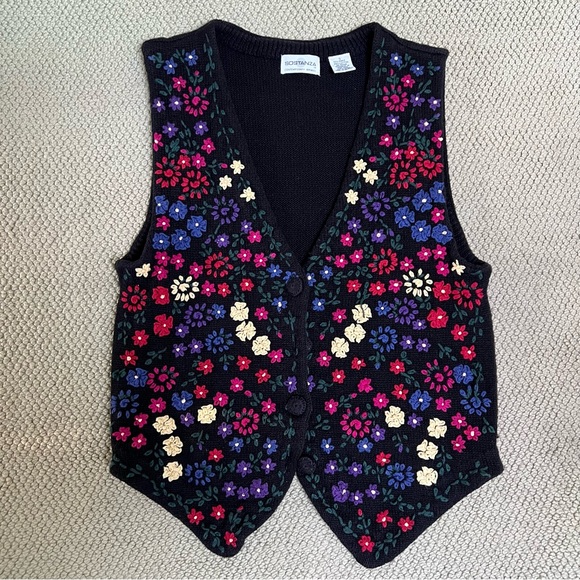 Vintage Tops - Vintage Floral Knit Vest